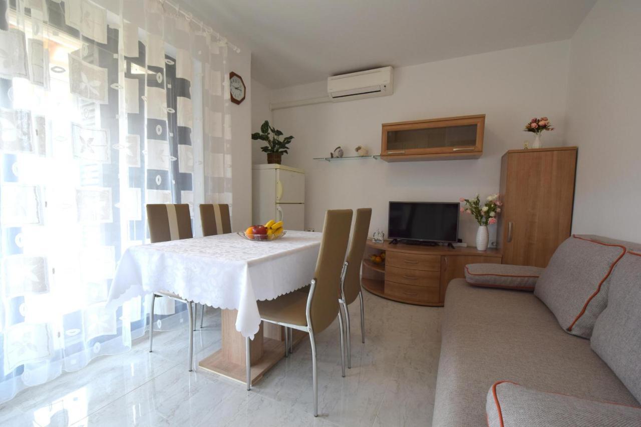 Apartment Biserka Malinska Luaran gambar