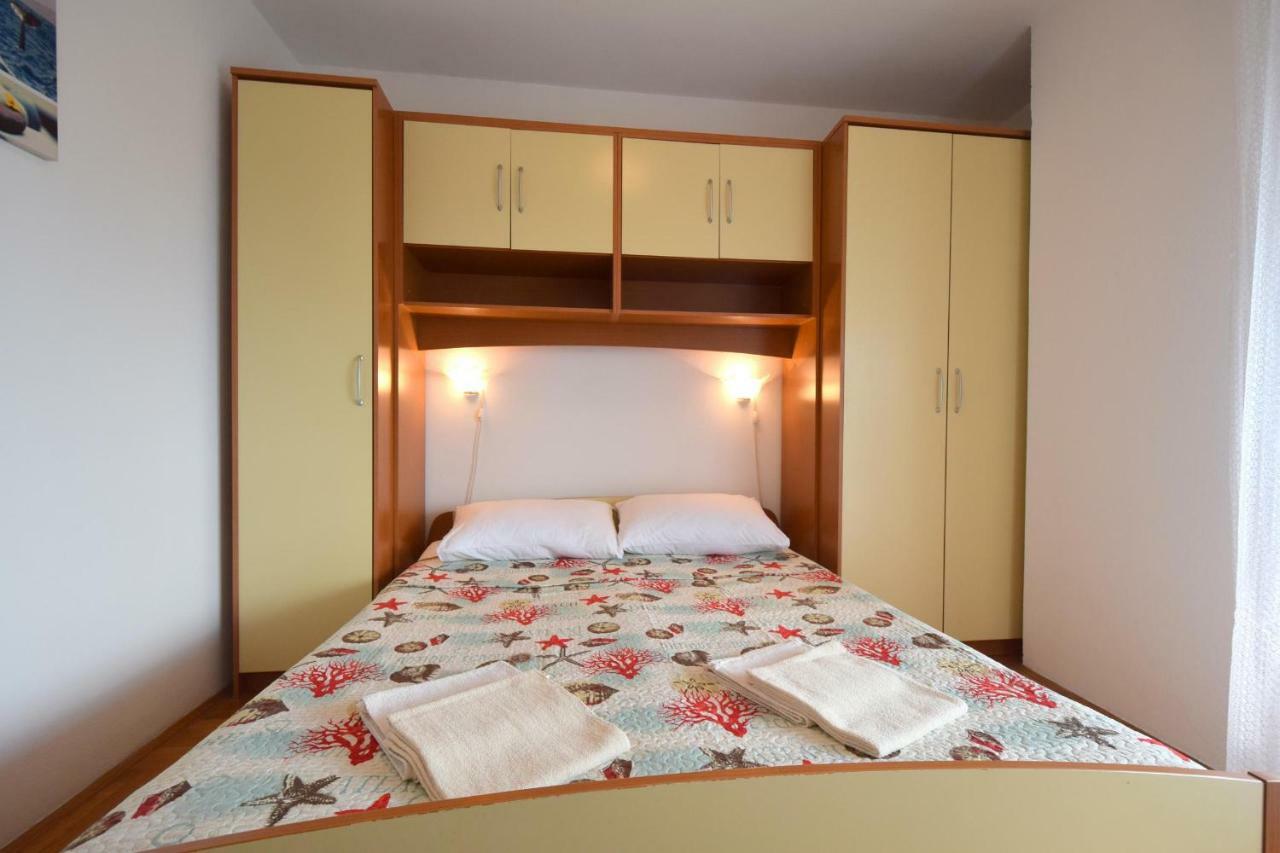 Apartment Biserka Malinska Luaran gambar