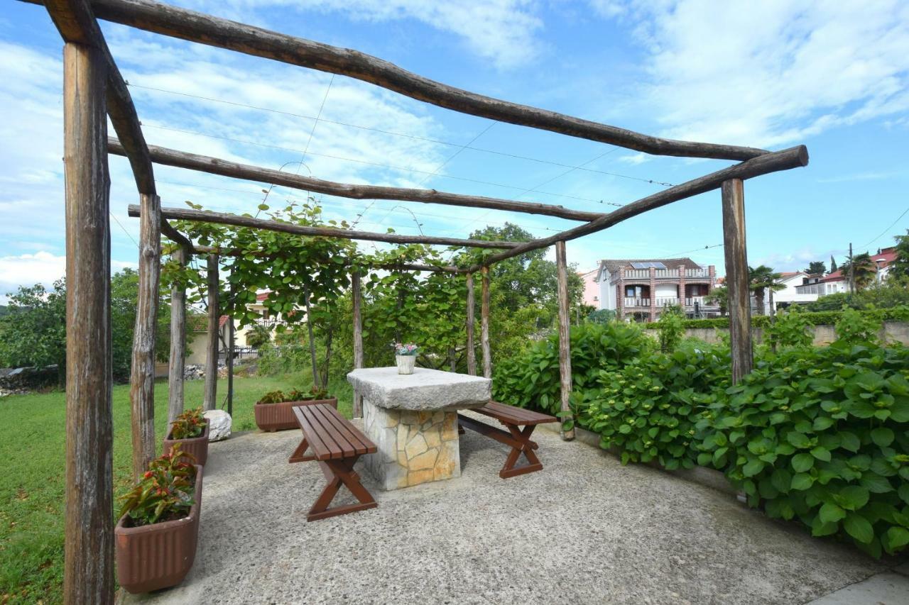 Apartment Biserka Malinska Luaran gambar